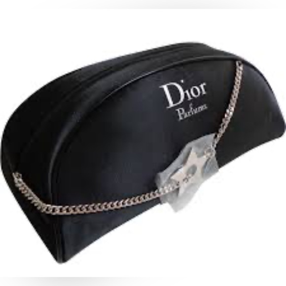 Dior Handbags - New Dior parfum clutch